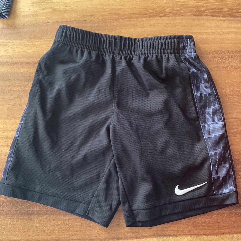 3/$20 💰Nike boys dri-fit shorts